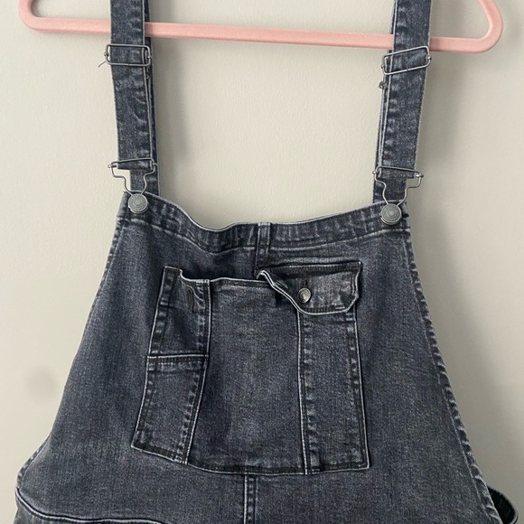 Free People We the Free Overalls Curvy fit Size 34 black raw hem - Picture 7 of 15